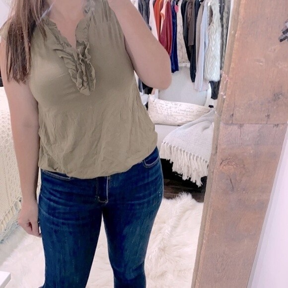 ANN Taylor LOFT olive green sleeveless top size small - Picture 1 of 4